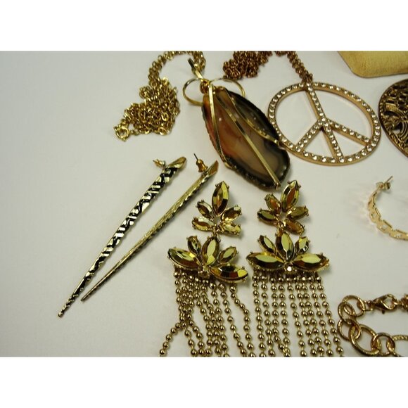 Chunky Statement Jewelry Lot Goldtone 35pc - Picture 12 of 14